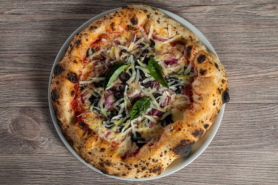 imagen de pizzas Cipollessa e Oliva vendida en mafariello pizze