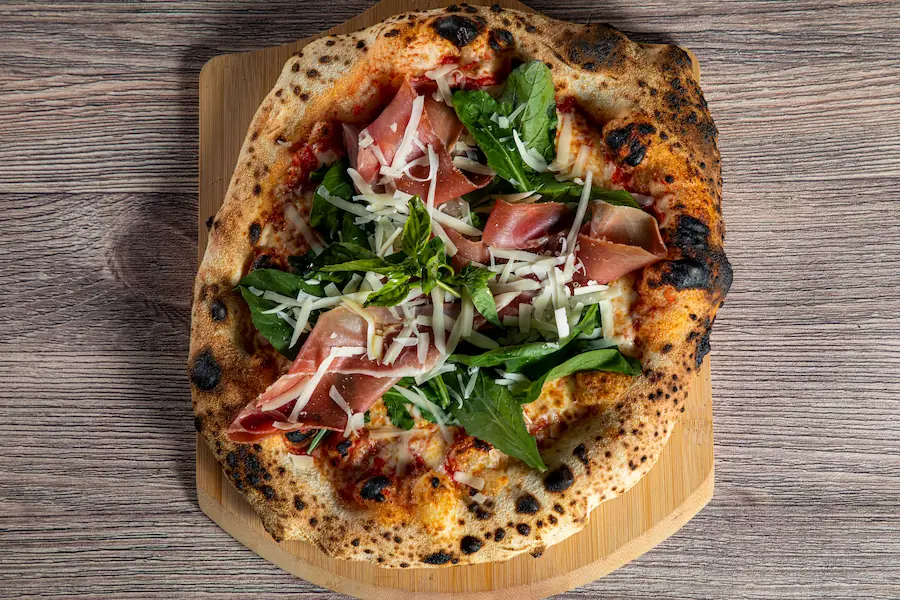 imagen de pizzas Rucola e Prosciutto vendida en mafariello pizze