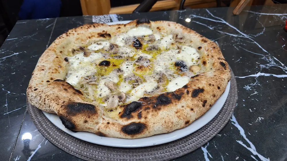 imagen de pizzas Tartufo vendida en mafariello pizze